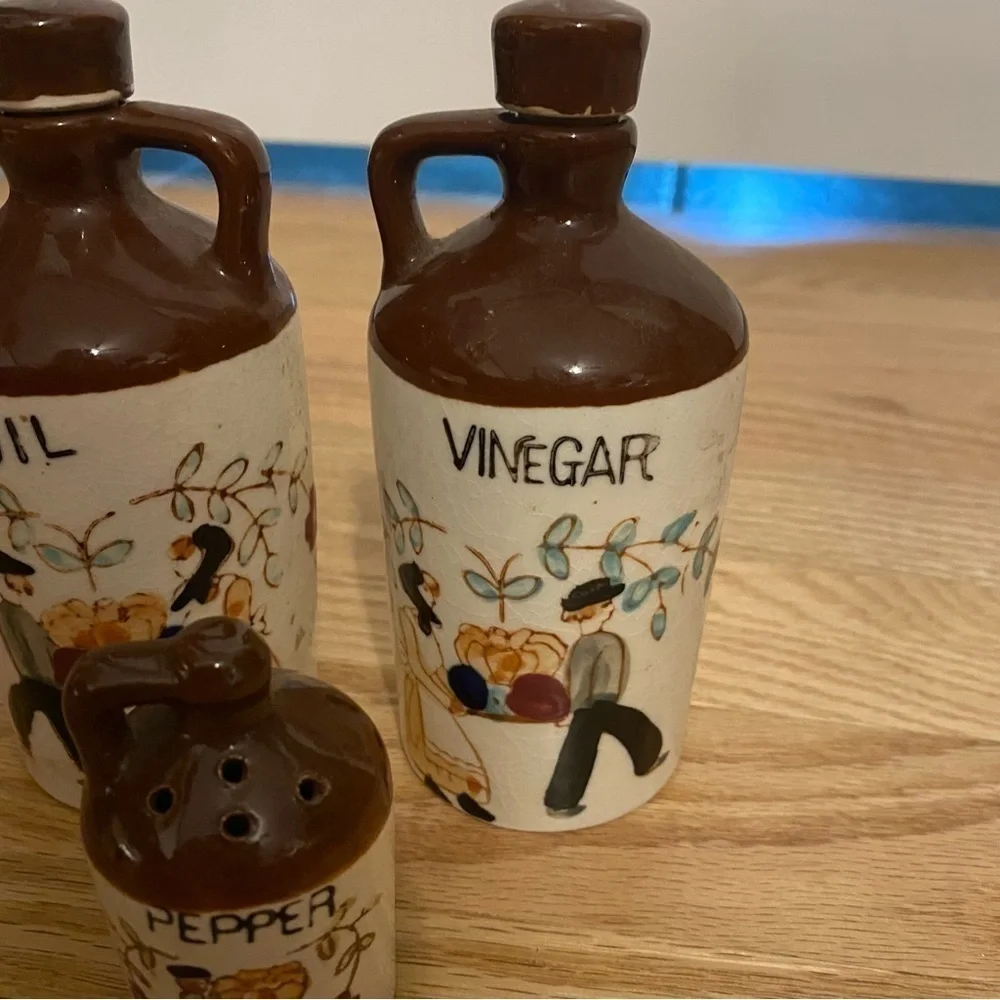 Vintage Amish Jug Oil Vinegar Pepper Containers Ceramic Condiment Holder Dining